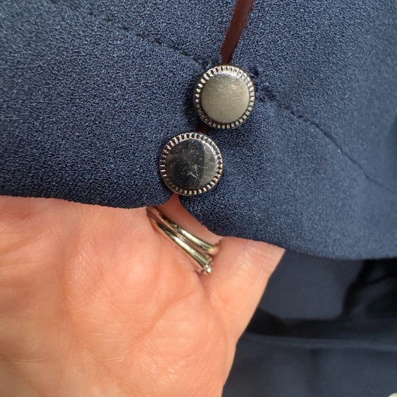 Banana Republic Flowy Bell Sleeve Top - Size Medium - Picture 2 of 5